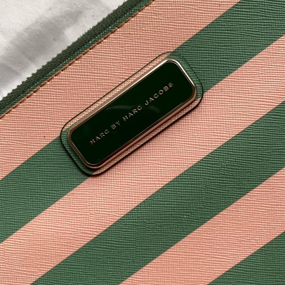 Marc Jacob’s Tablet Sleeve - Picture 2 of 7